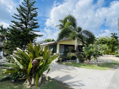 3 BEDROOM HOUSE WITH FOUR ADDITIONAL FLATLETS IN GEORGE TOWN