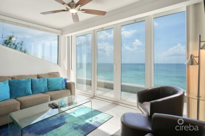 CAYMAN REEF RESORT BEACHFRONT CONDO