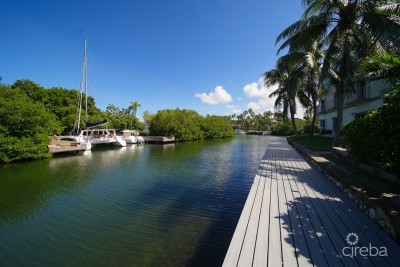 COASTAL ESCAPE - 3 BDRM CANAL FRONT PROPERTY