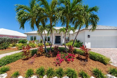 COCONUT COVE A SHORES CANALFRONT EXECUTIVE RESIDENCE