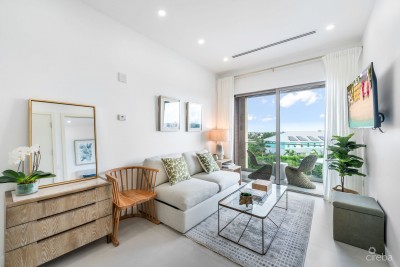 HARBOUR WALK | ELEGANT 1-BED + DEN RESIDENCE